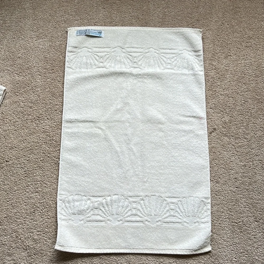 Fieldcrest Hand Towel and Wash Cloth